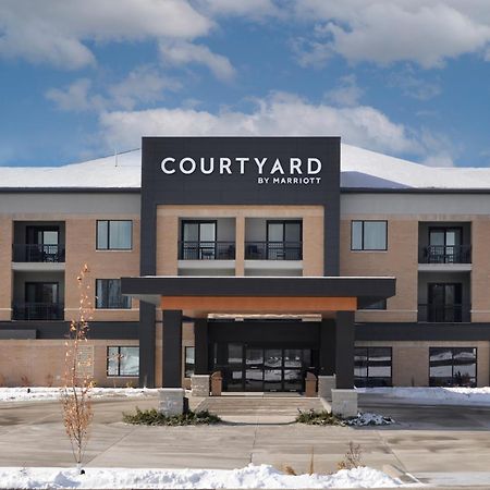 Courtyard Уосо Экстерьер фото