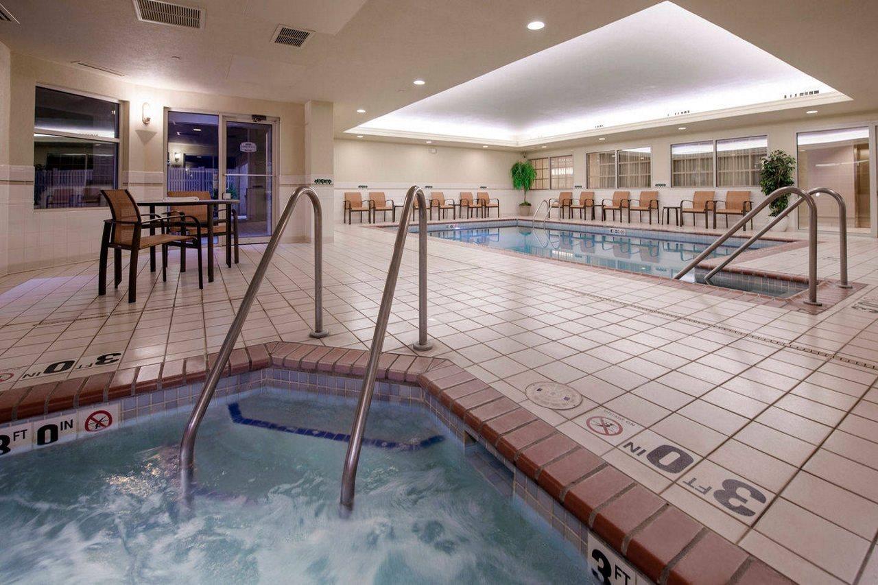 Courtyard Уосо Экстерьер фото