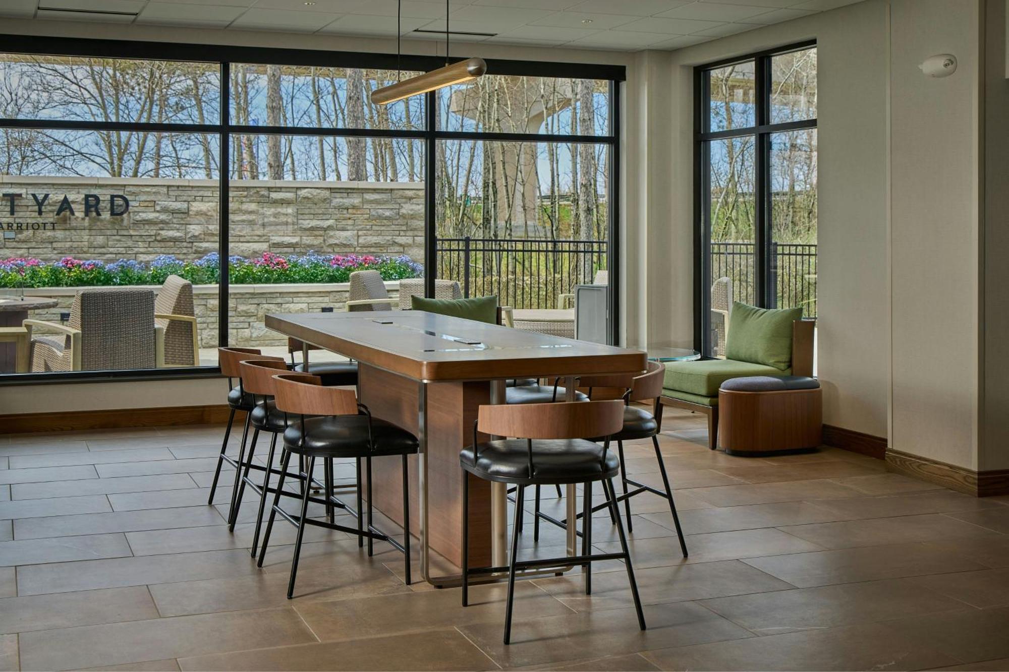 Courtyard Уосо Экстерьер фото
